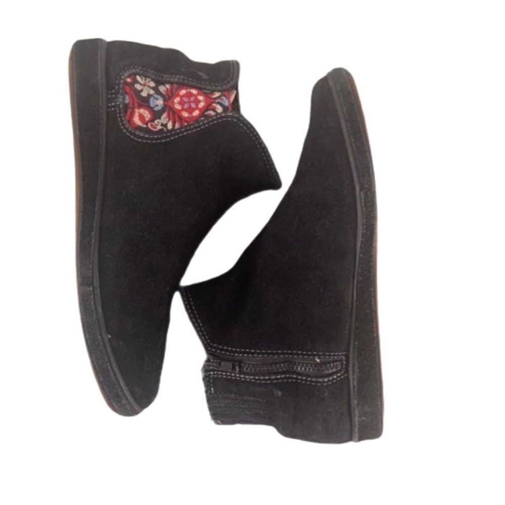 Grasshoppers suede embroidered ankle boots 5.5